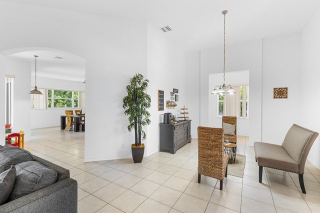 10555 Paso Fino Drive, Wellington, FL 33449