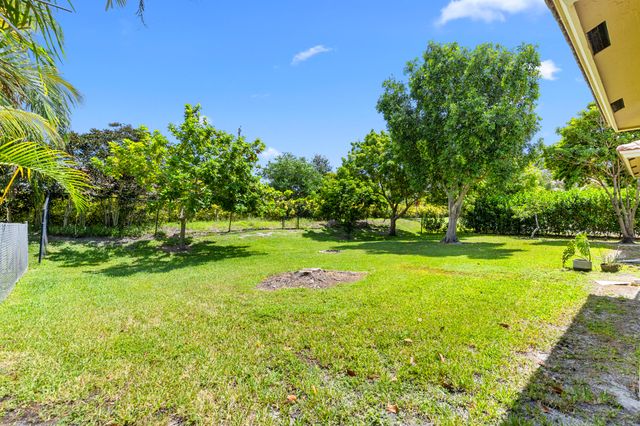 10555 Paso Fino Drive, Wellington, FL 33449