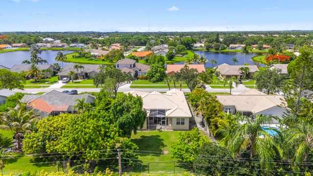 10555 Paso Fino Drive, Wellington, FL 33449