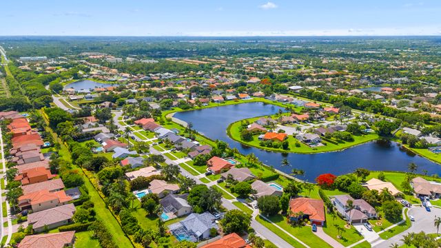 10555 Paso Fino Drive, Wellington, FL 33449