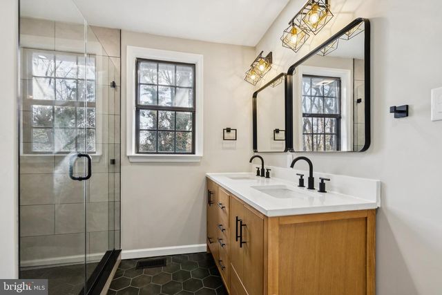 734 KINGS CROFT, Cherry Hill, NJ 08034