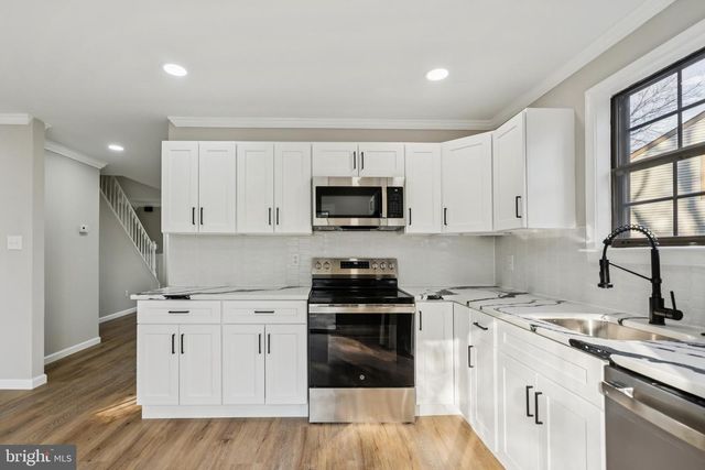 734 KINGS CROFT, Cherry Hill, NJ 08034