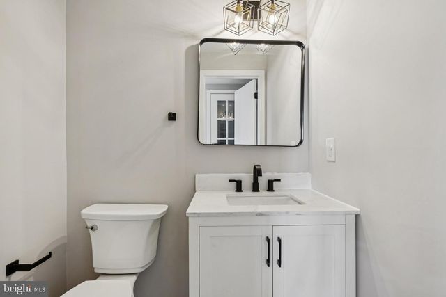 734 KINGS CROFT, Cherry Hill, NJ 08034