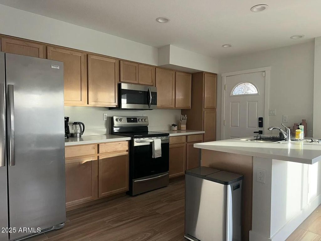 1 W FAIRMONT Drive, Tempe, AZ 85282