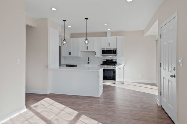 546 W Parkside Drive, Palatine, IL 60067