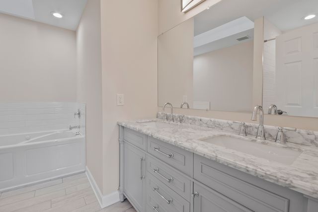 546 W Parkside Drive, Palatine, IL 60067