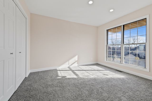 546 W Parkside Drive, Palatine, IL 60067