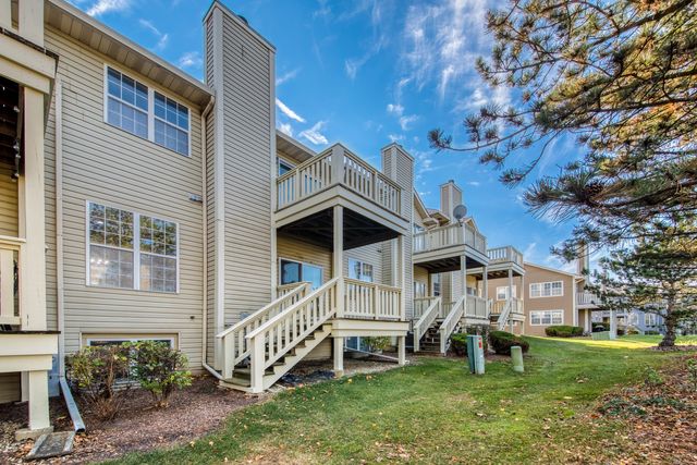 546 W Parkside Drive, Palatine, IL 60067