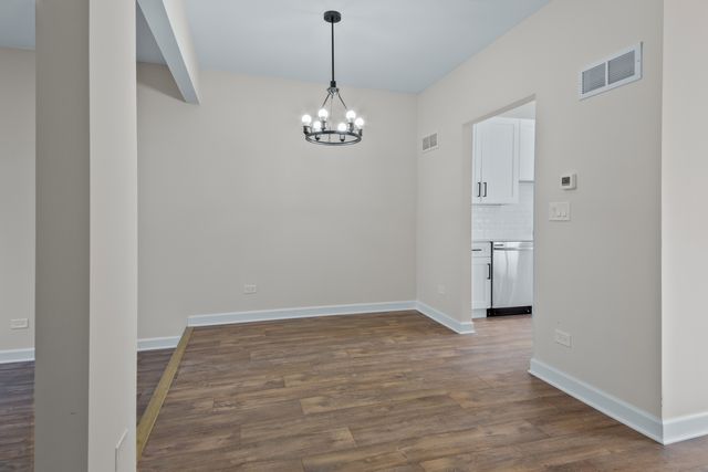 546 W Parkside Drive, Palatine, IL 60067