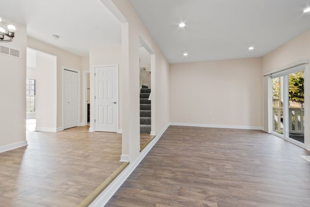 546 W Parkside Drive, Palatine, IL 60067