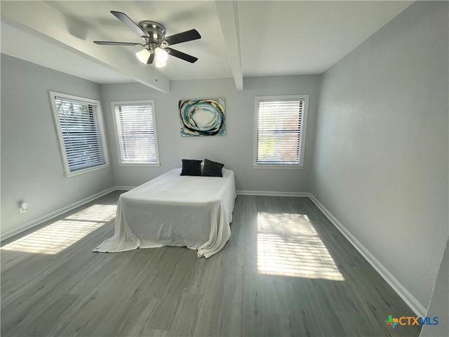 743 E 13th Avenue, Belton, TX 76513