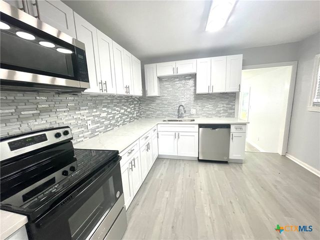 743 E 13th Avenue, Belton, TX 76513