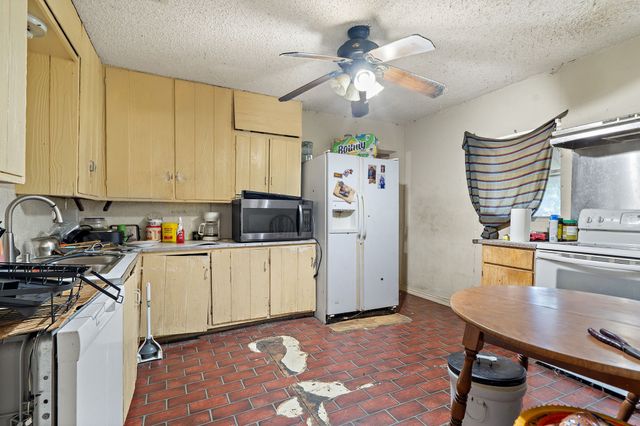 2336 Moneda Street, Haltom City, TX 76117
