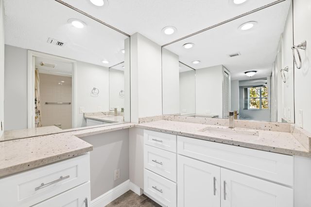 800 Cypress Grove Drive 211, Pompano Beach, FL 33069