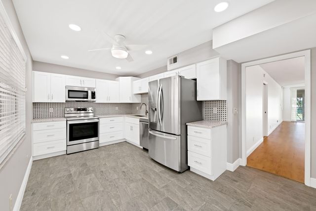 800 Cypress Grove Drive 211, Pompano Beach, FL 33069