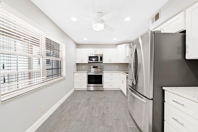 800 Cypress Grove Drive 211, Pompano Beach, FL 33069
