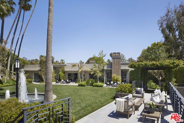 107 Delfern Drive, Los Angeles, CA 90077