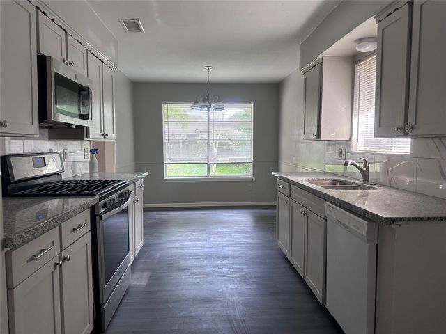 13611 Fernhill Drive, Sugar Land, TX 77498