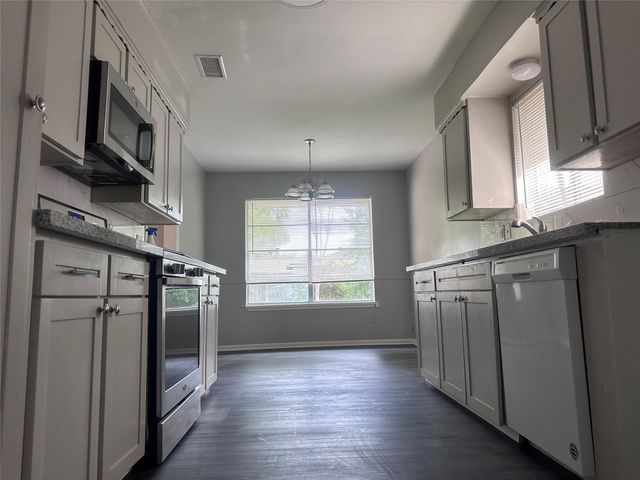 13611 Fernhill Drive, Sugar Land, TX 77498