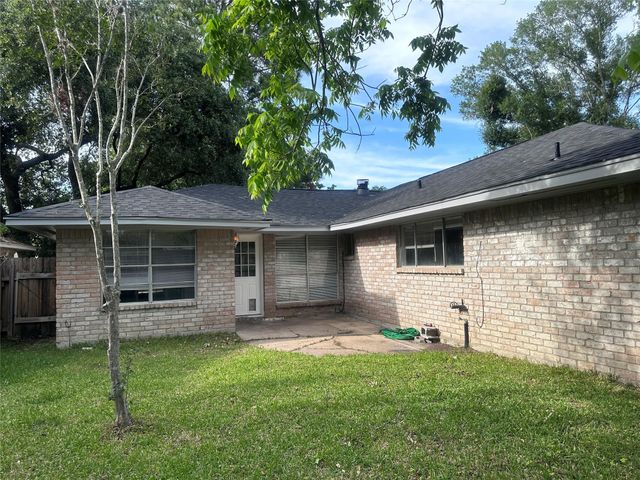 13611 Fernhill Drive, Sugar Land, TX 77498