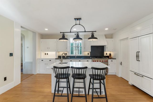 10 Newmarket Road, Durham, NH 03824