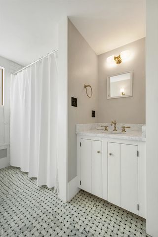 10 Newmarket Road, Durham, NH 03824