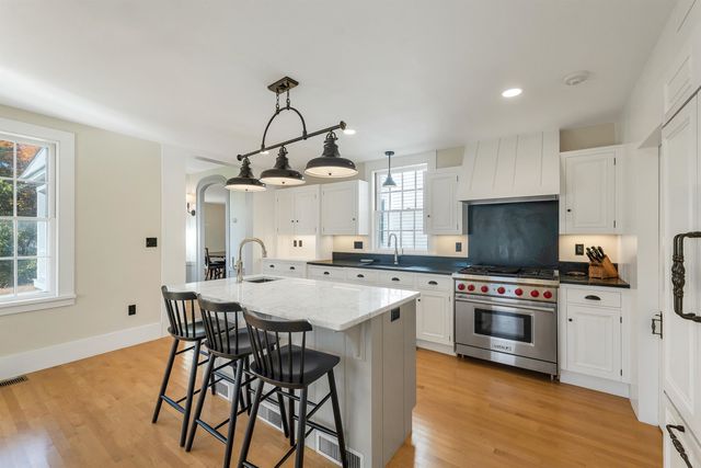 10 Newmarket Road, Durham, NH 03824