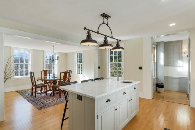 10 Newmarket Road, Durham, NH 03824