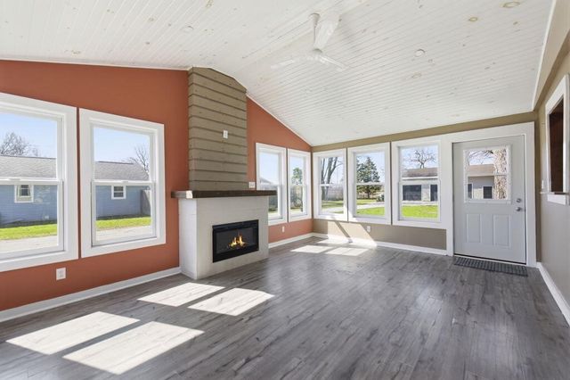 710 S Elm Street, Three Oaks, MI 49128