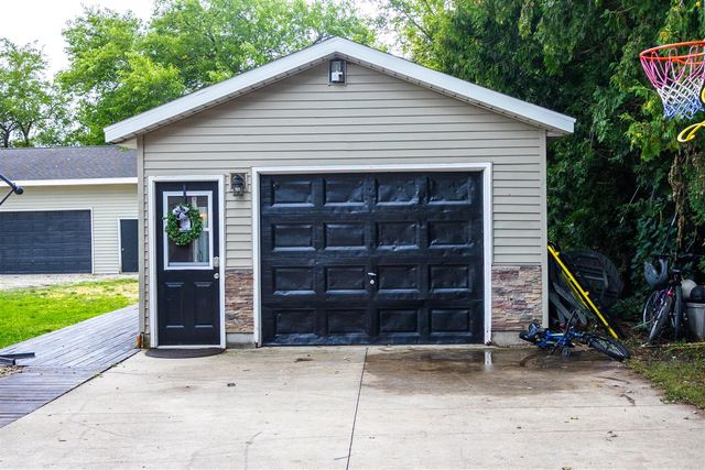 710 S Elm Street, Three Oaks, MI 49128