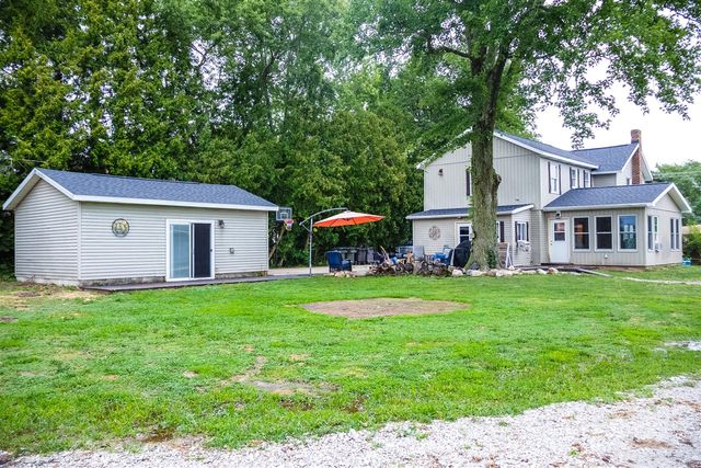 710 S Elm Street, Three Oaks, MI 49128