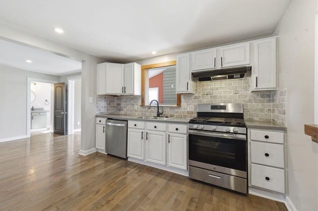 710 S Elm Street, Three Oaks, MI 49128