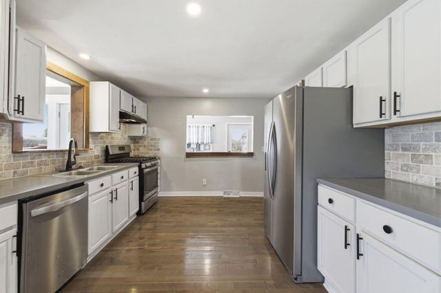 710 S Elm Street, Three Oaks, MI 49128