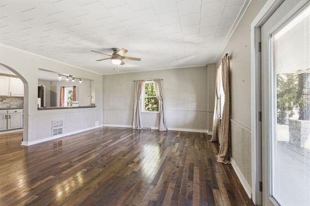 710 S Elm Street, Three Oaks, MI 49128