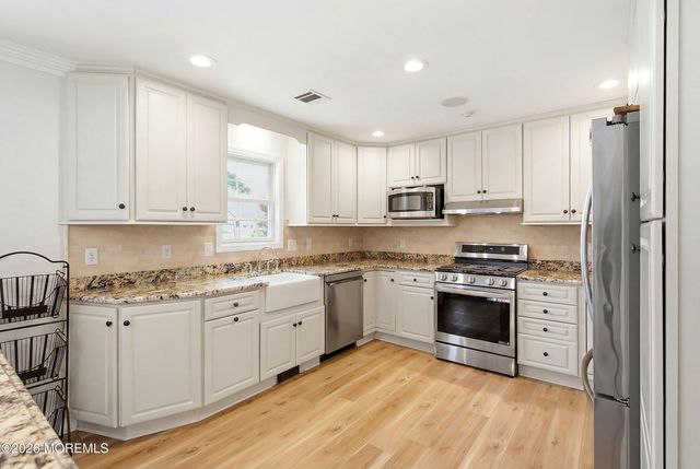 406 Laurel Boulevard, Lanoka Harbor, NJ 08734
