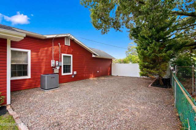 406 Laurel Boulevard, Lanoka Harbor, NJ 08734