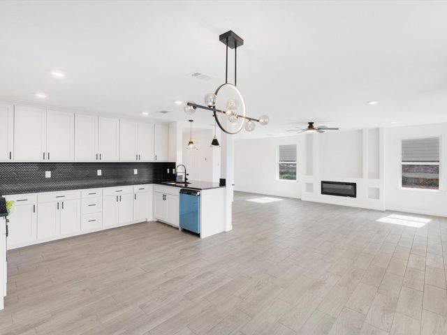 1208 Ridgeview Circle, Granbury, TX 76048