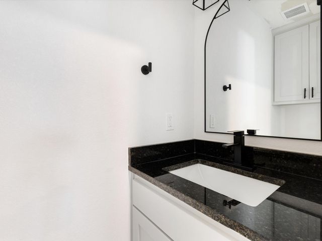 1208 Ridgeview Circle, Granbury, TX 76048