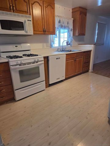 2550 E Valley Parkway 122, Escondido, CA 92027