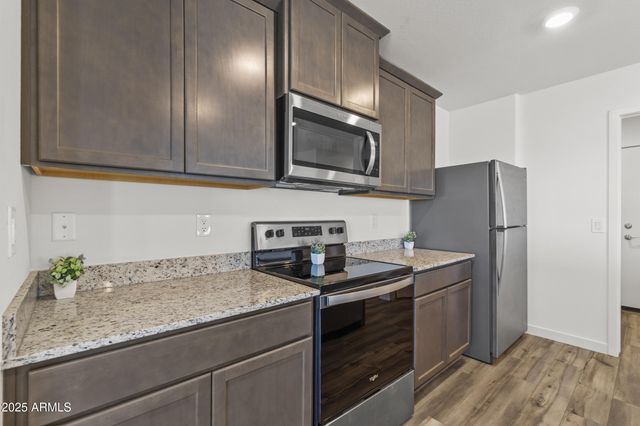 594 W CROWNED DOVE Trail, Casa Grande, AZ 85122