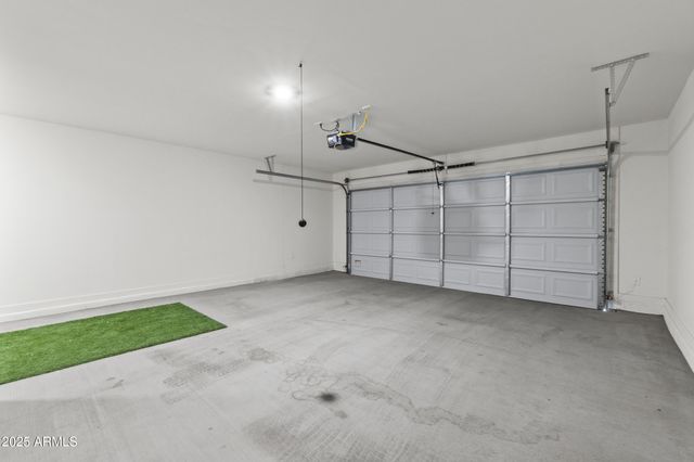 594 W CROWNED DOVE Trail, Casa Grande, AZ 85122