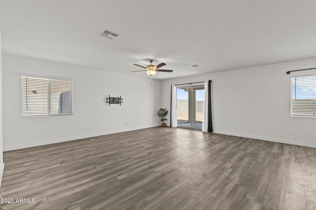 594 W CROWNED DOVE Trail, Casa Grande, AZ 85122