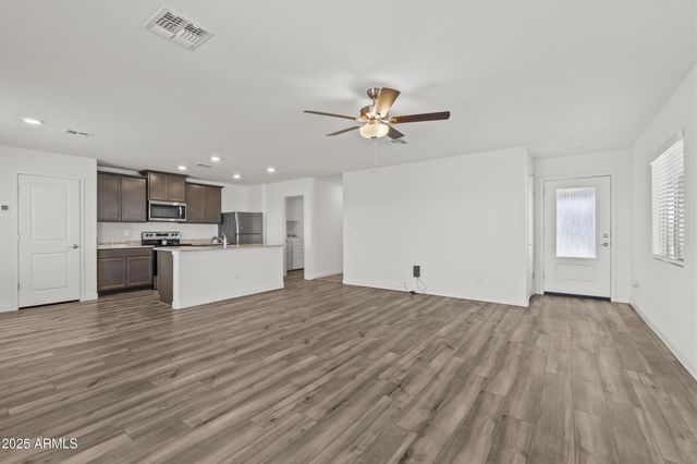 594 W CROWNED DOVE Trail, Casa Grande, AZ 85122