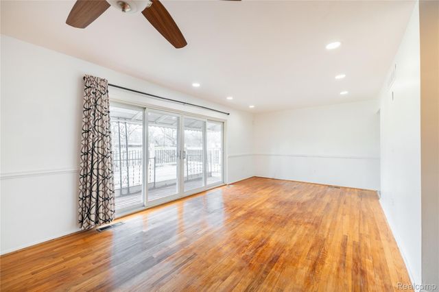 21918 Knudsen Drive, Grosse Ile Township, MI 48138