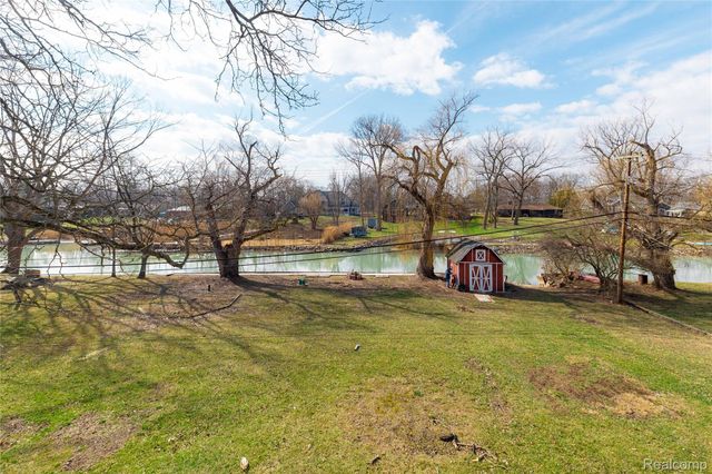 21918 Knudsen Drive, Grosse Ile Township, MI 48138