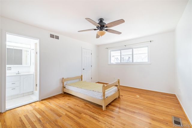 21918 Knudsen Drive, Grosse Ile Township, MI 48138