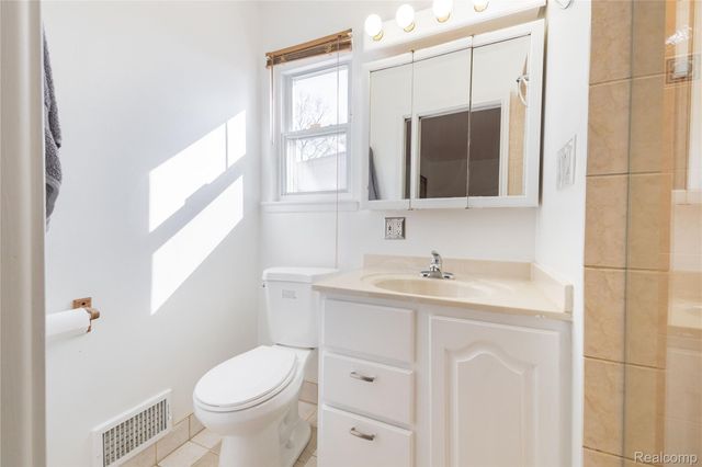 21918 Knudsen Drive, Grosse Ile Township, MI 48138