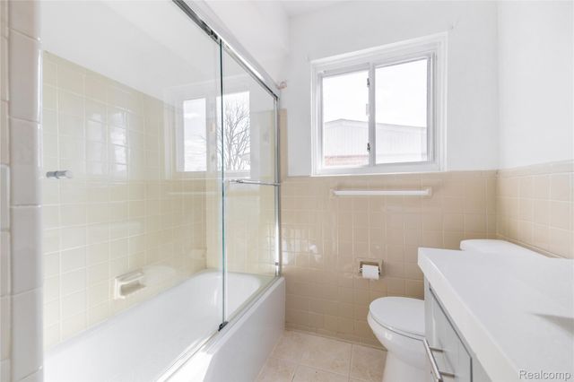 21918 Knudsen Drive, Grosse Ile Township, MI 48138