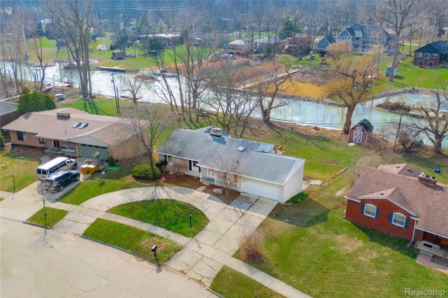 21918 Knudsen Drive, Grosse Ile Township, MI 48138