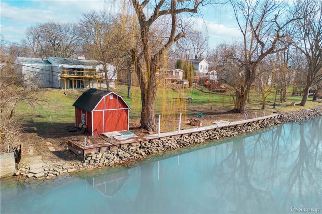 21918 Knudsen Drive, Grosse Ile Township, MI 48138